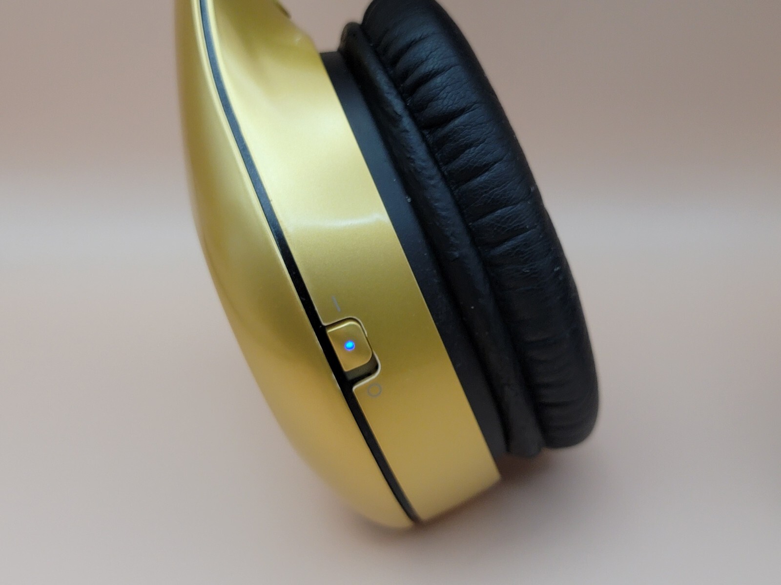 Soul by Ludacris SL300 Hi-Definition Headphones – Gold/Black [Tested] (No Cable)