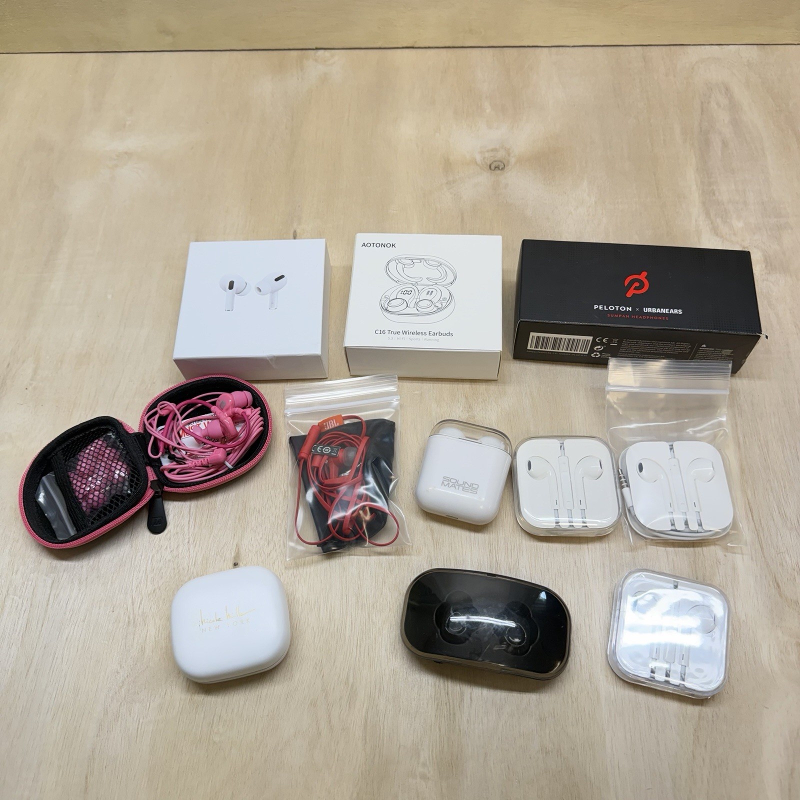 Wired Wireless Earbuds Mixed Lot of 11 JBL Apple Peloton Unbranded