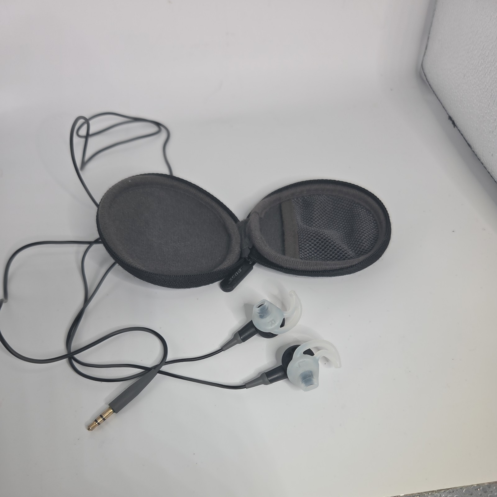 Bose SoundSport 3.5mm Wired Earbuds (In-ear) Sport Headphones GENUINE – Charcoal