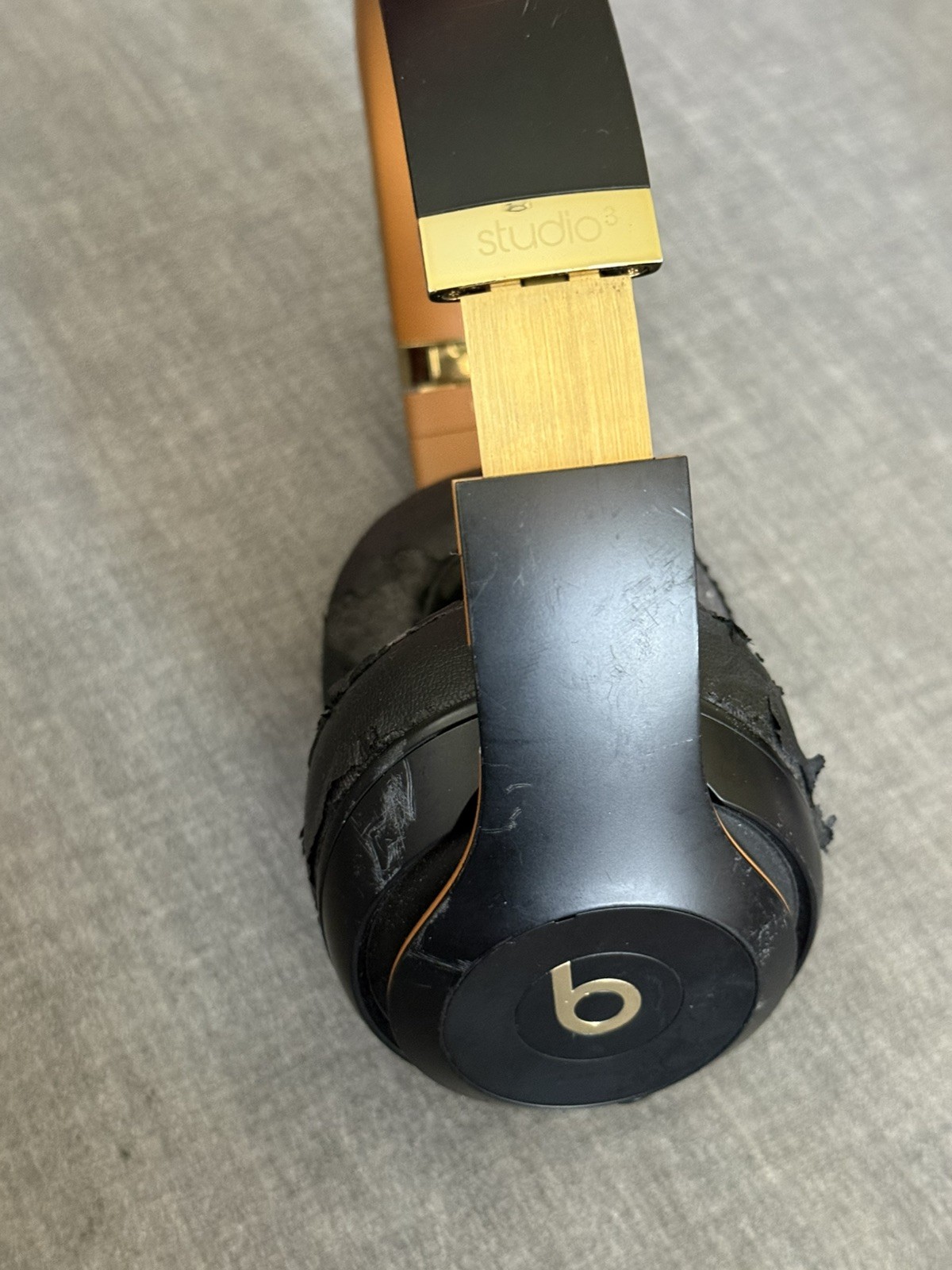 Beats by Dr. Dre Studio3 Over the Ear Wireless Headphone A1914 Black/Brown*READ*