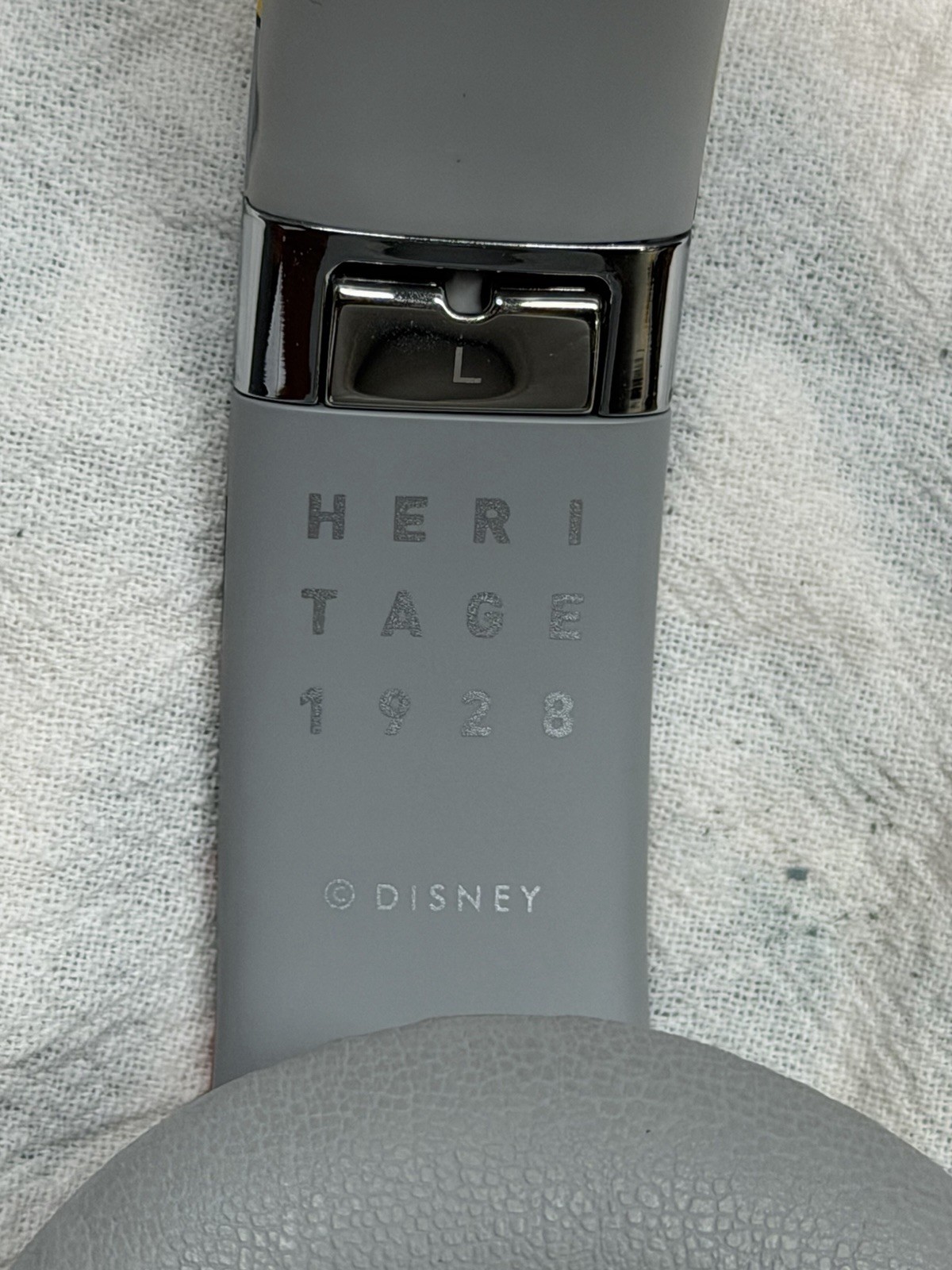 Beats by Dr. Dre Solo3 Wireless Headphones – Mickey’s 90th Anniversary Edition