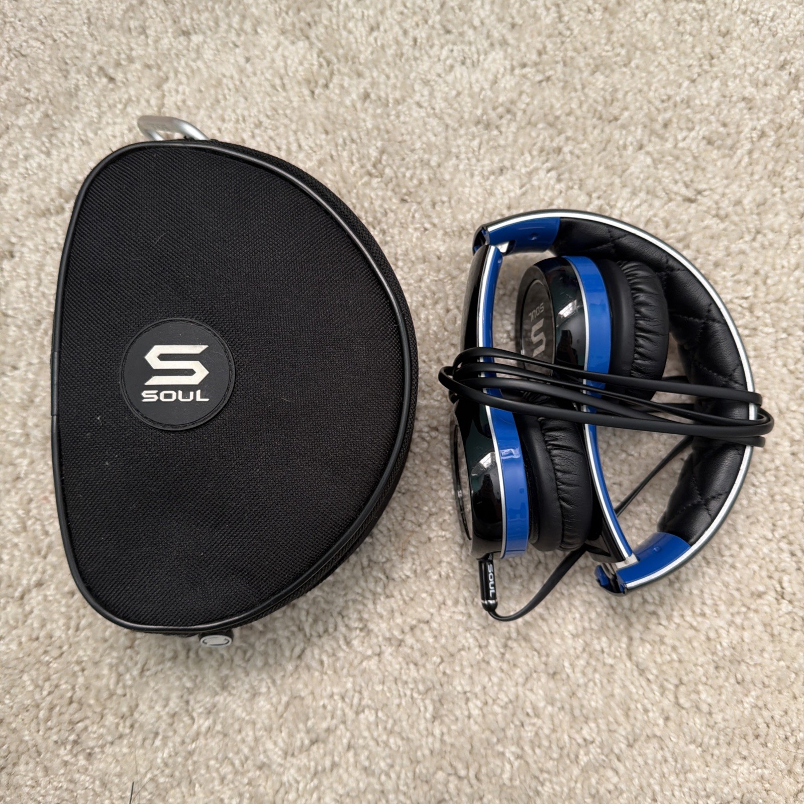 Soul by Ludacris SL100UB Ultra Dynamic On-Ear Headphones Blue very lightly used