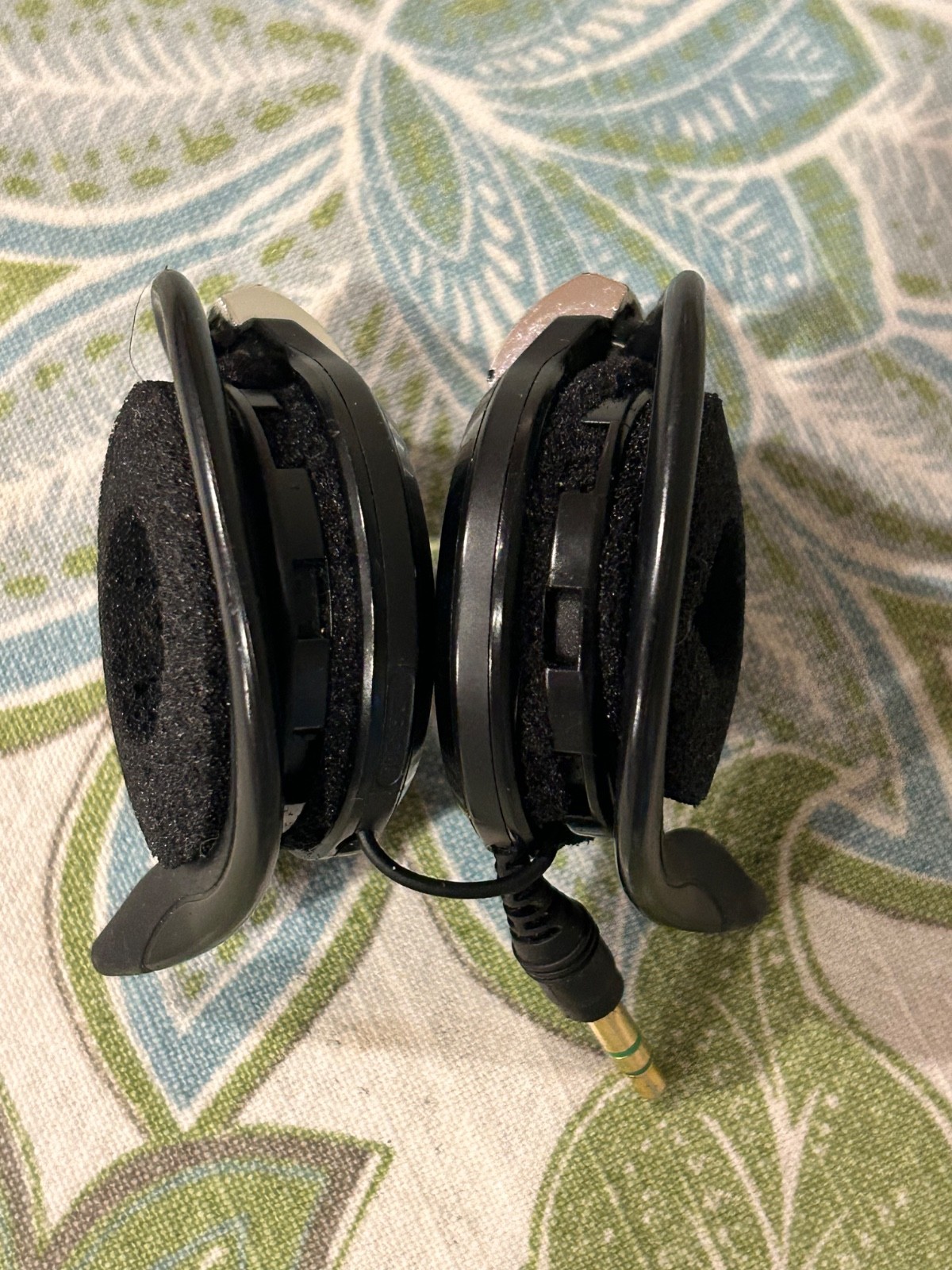 Sony MDR-Q68LW Retractable Clip On Headphones Black Vintage READ
