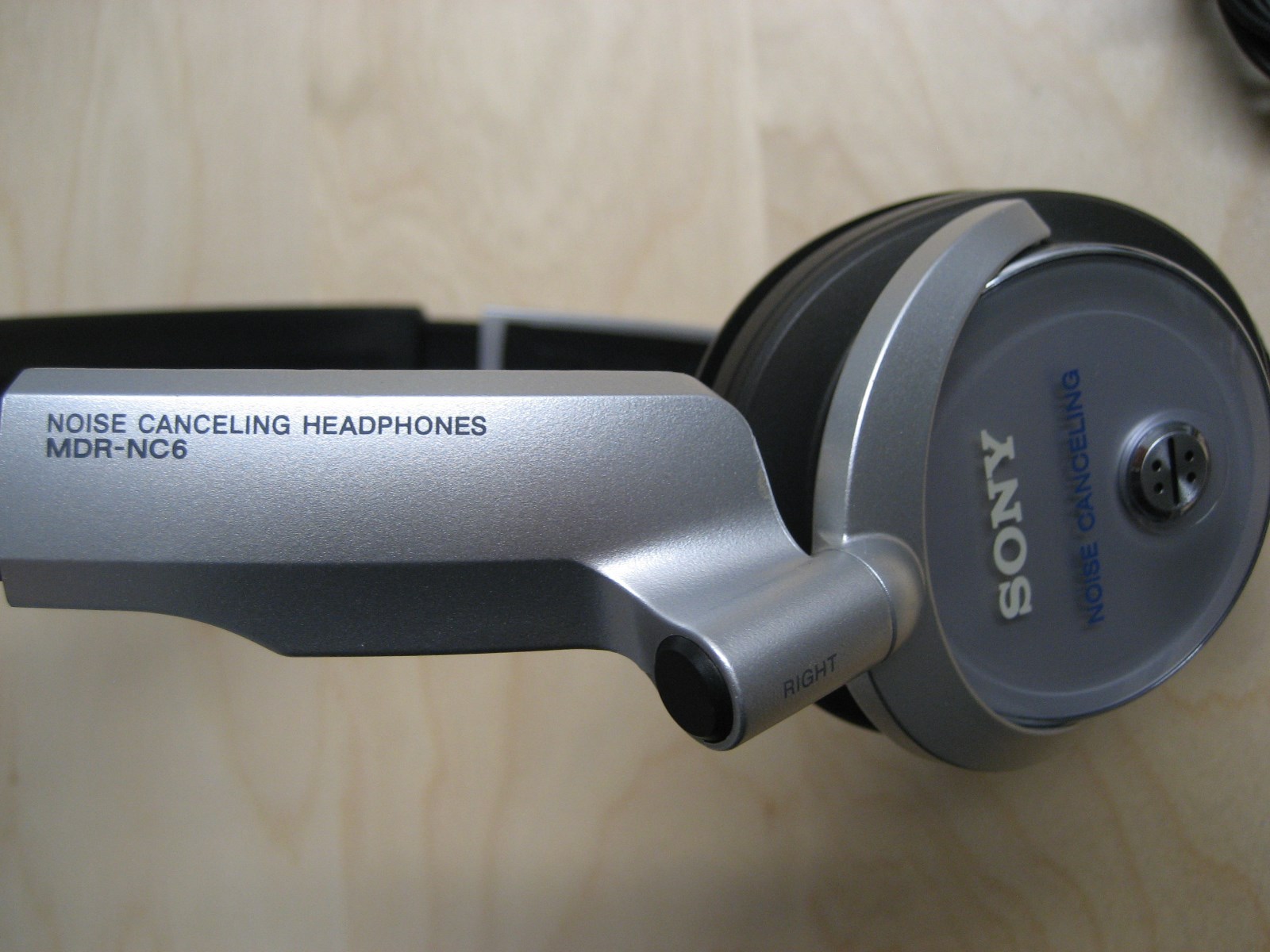 Sony MDR-NC6 Noise Canceling Headphones