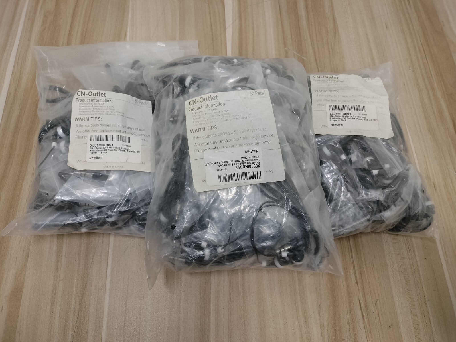 (LOT OF 130) CN-Outlet Wholesale Bulk Earbuds Headphones iPhone Android MP3