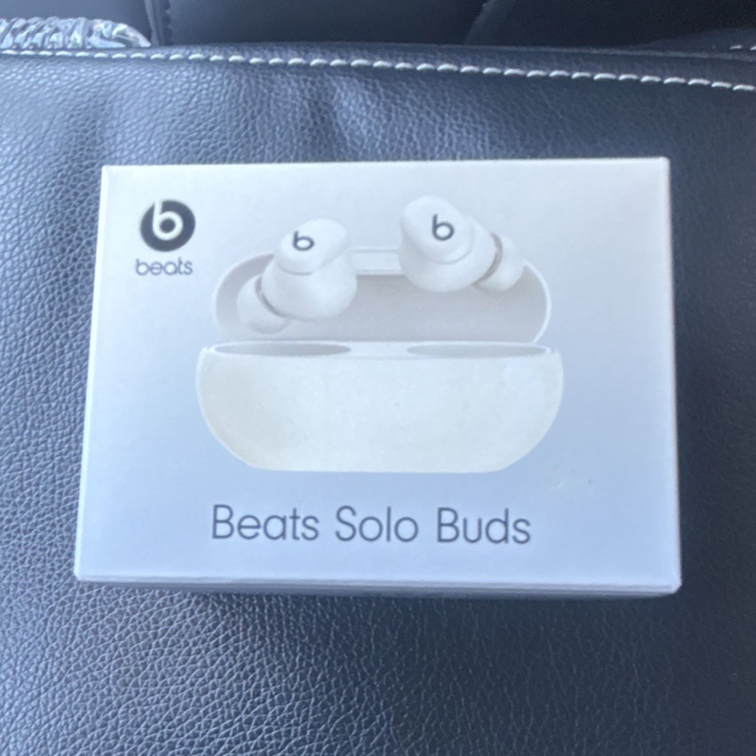 Beats Solo Buds True Wireless Earbuds – Spatial Audio – White – BRAND NEW