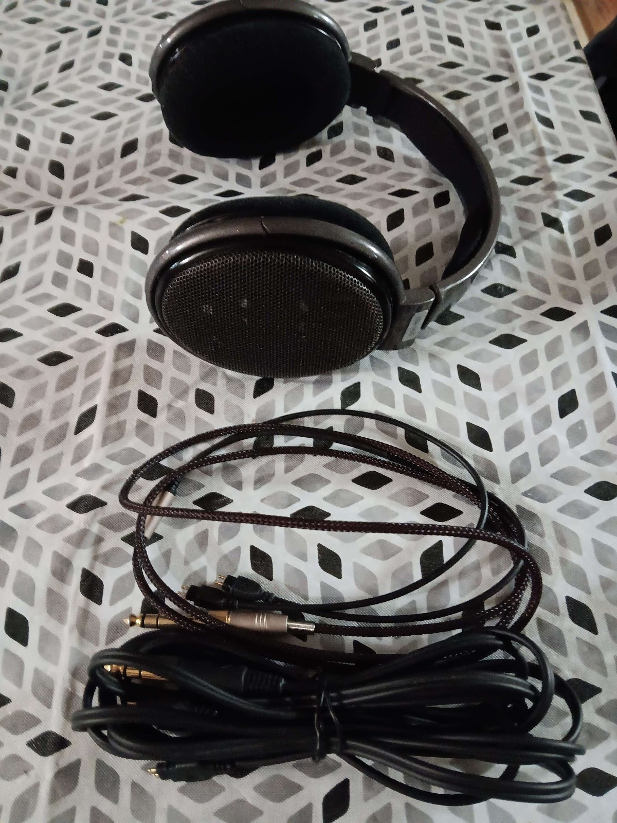 Sennheiser HD 650 Over Ear Headphones – Gray/Black
