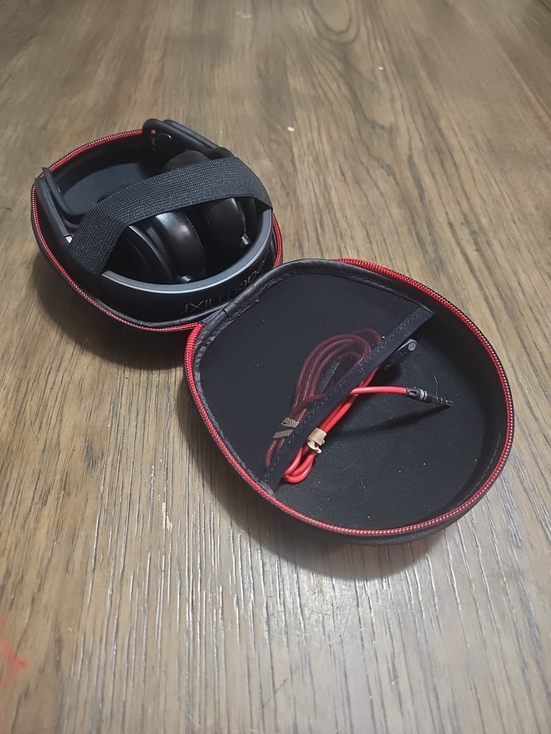 Beats Mixr Headphones David Guetta Edition Matte Black And Gold Limited Edition