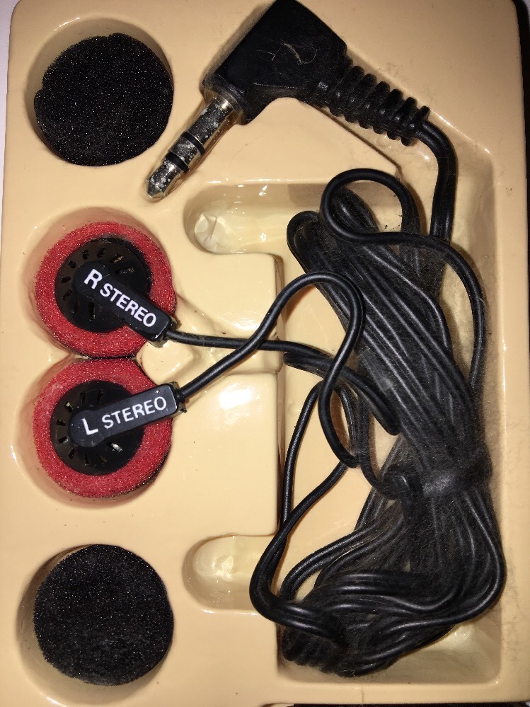 2 Sets MINI EAR BUD STEREO HEADPHONES W HOME STEREO ADAPTER PLUG LABTEC SP-5