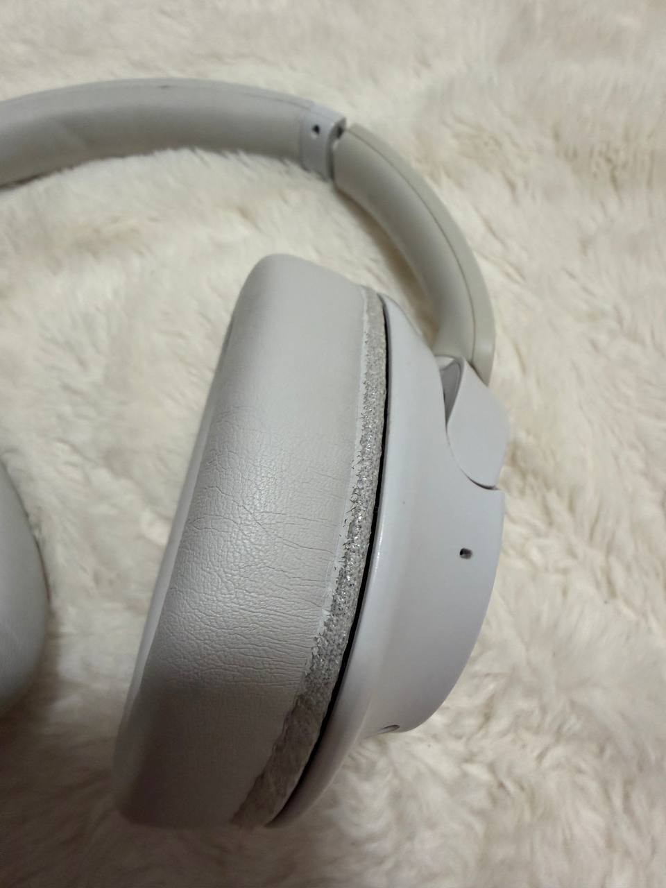 Sony WH-CH720N Wireless Over-Ear Headphones – White