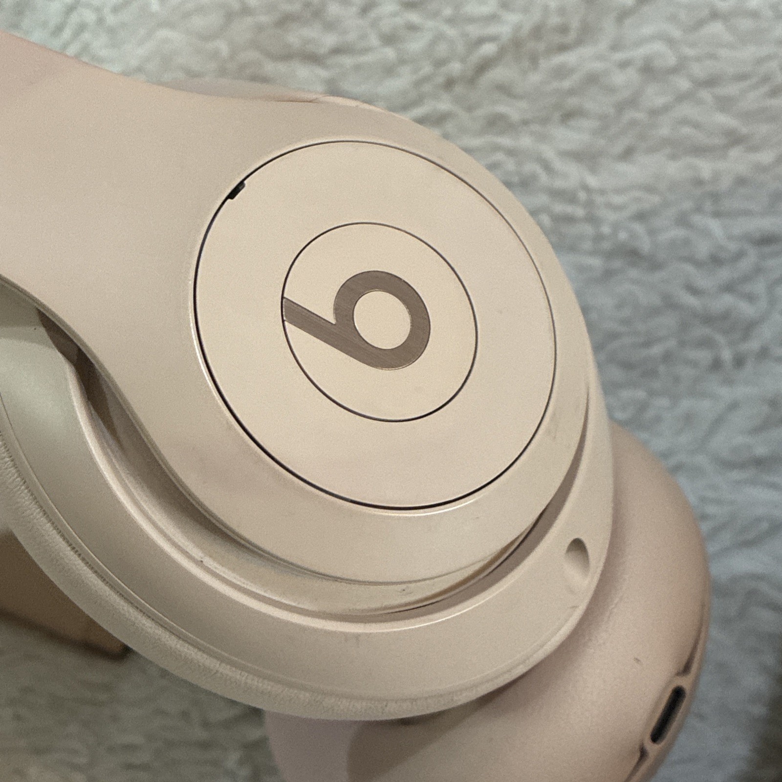 Beats Studio Pro x Kim Kardashian Bluetooth Noise Cancelling Headphones – Moon