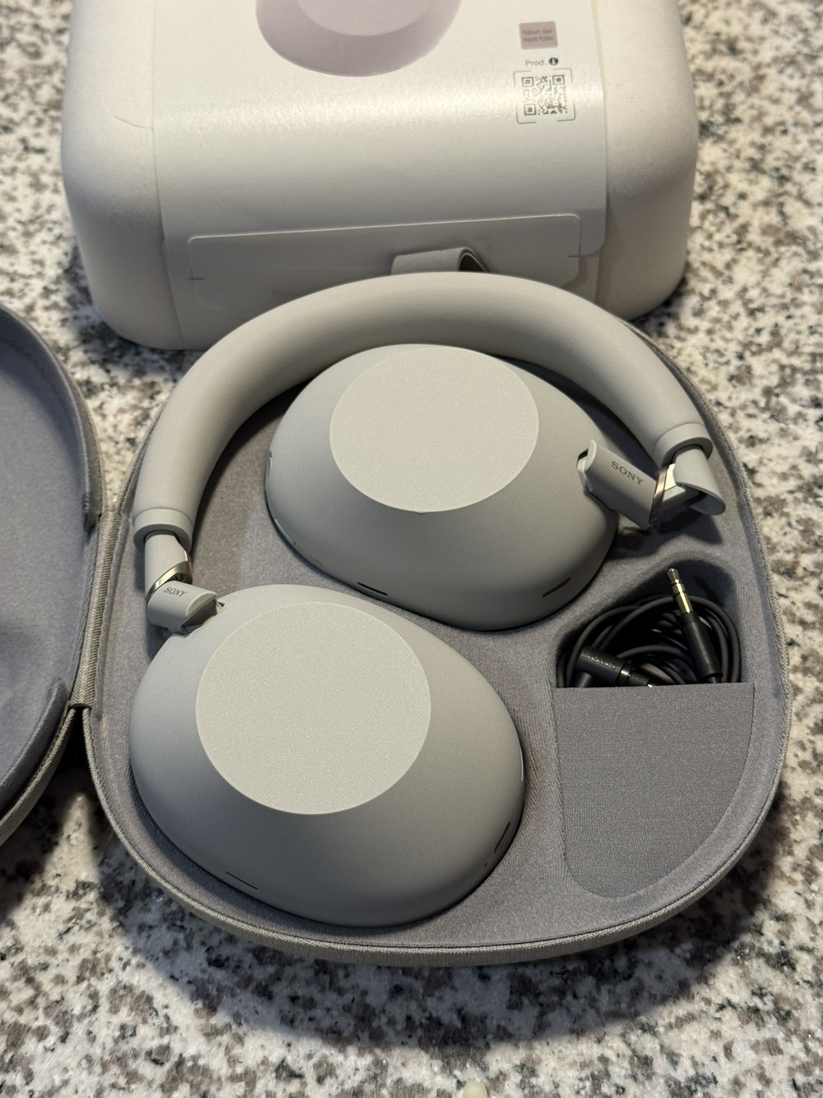 Sony WH-1000XM6 Wireless Noise-Canceling Headphones Platinum Silver – Excellent