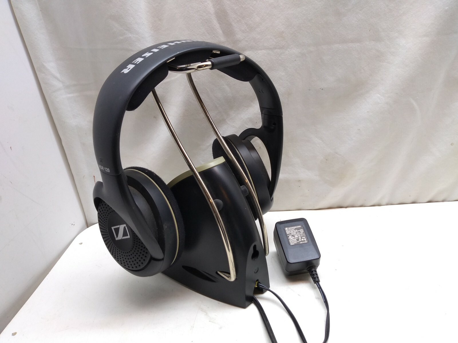 Sennhiser HDR 120 Wireless Headphone Monitoring System & Cradle Charger