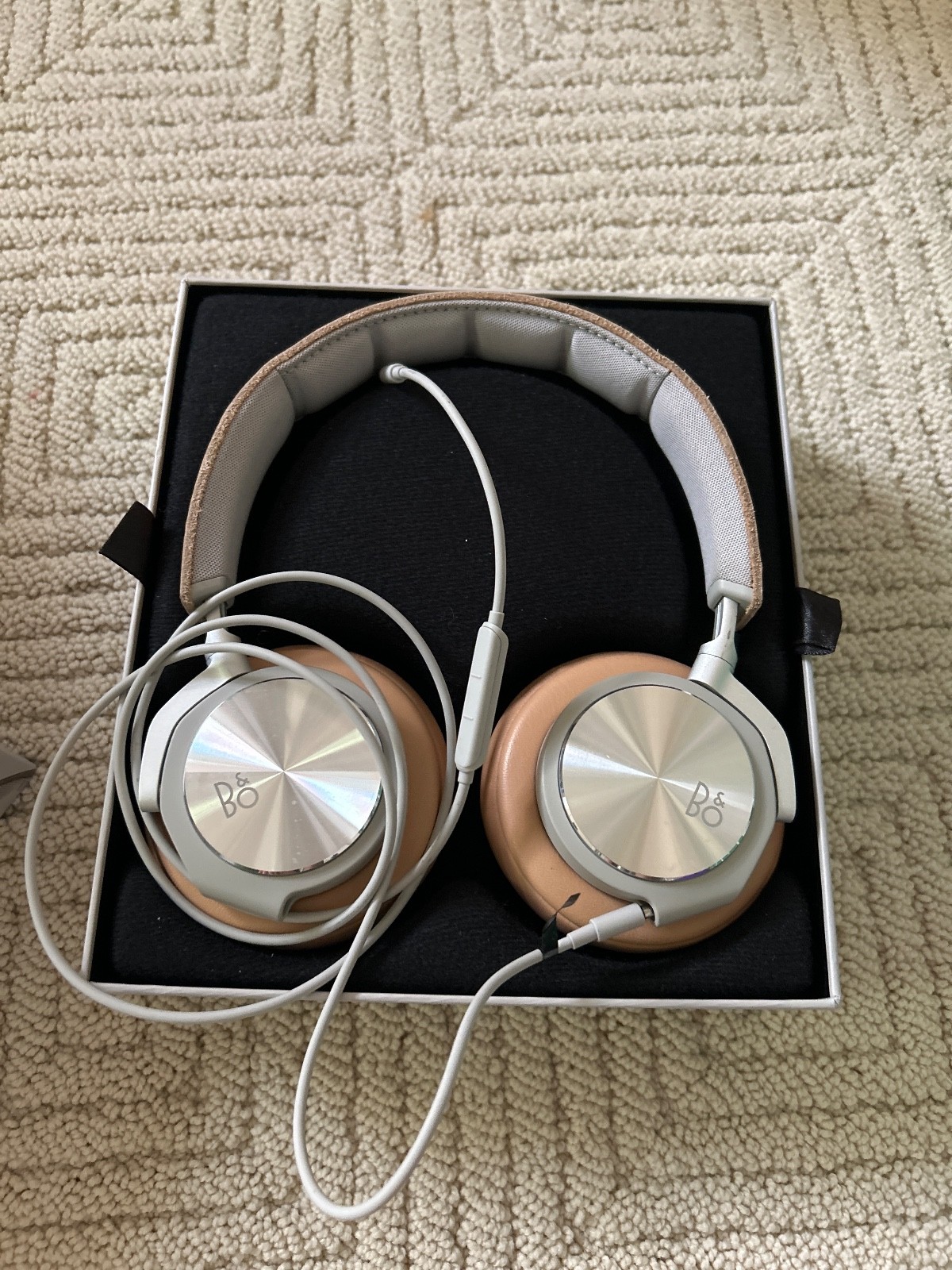 Bang and Olufsen headphones h6