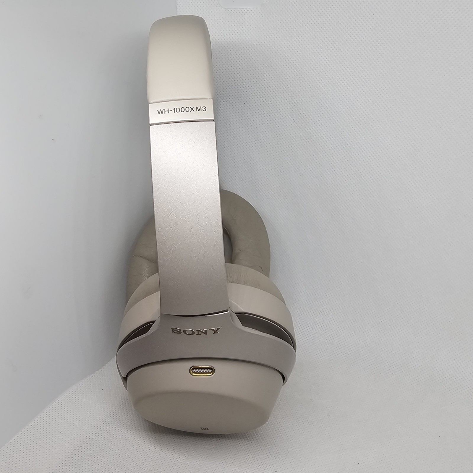 Genuine Sony WH-1000XM3 Wireless Noise-Cancelling Over-the-Ear Headphones Beige