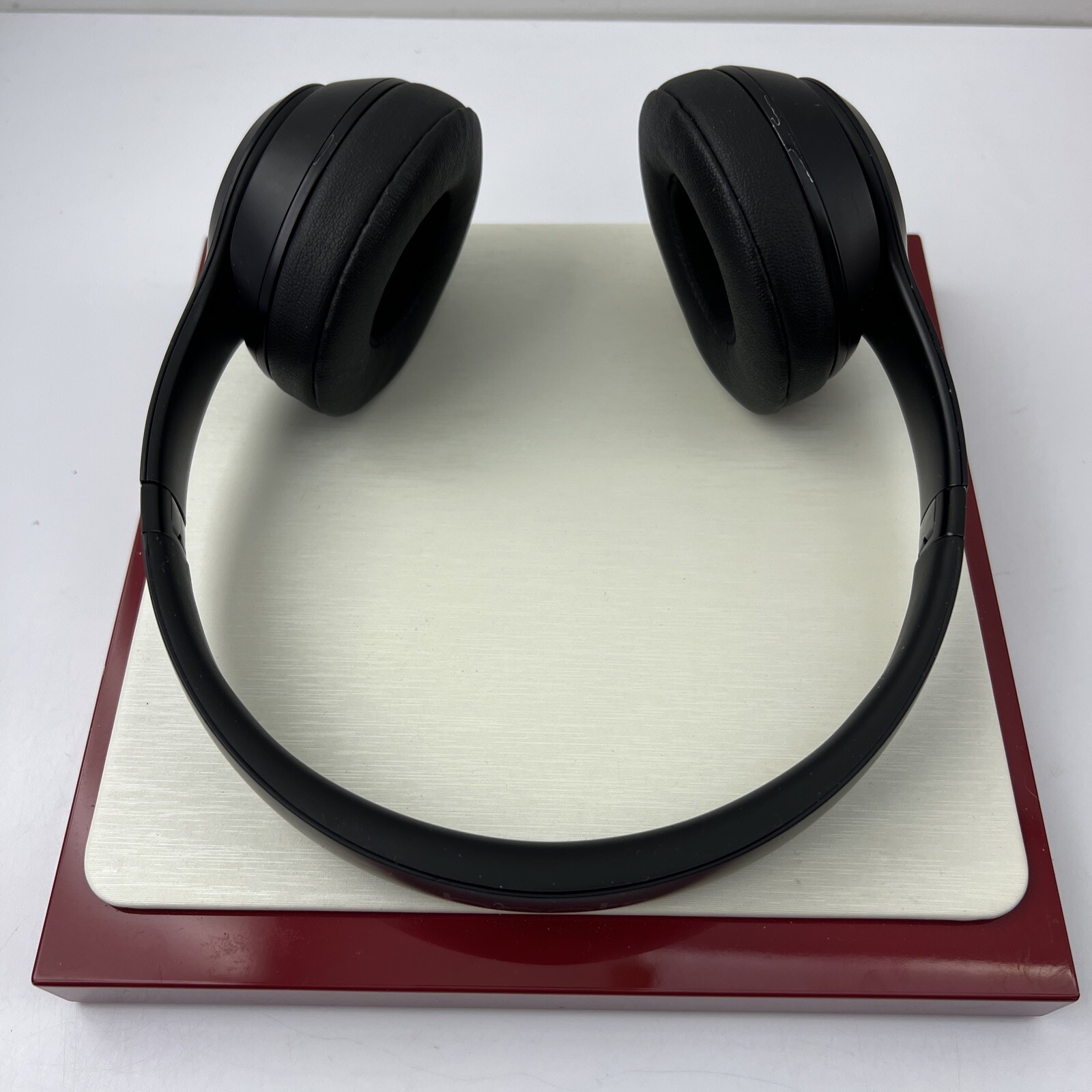 Beats by Dr. Dre Solo3 Over the Ear Headphone – Gloss Black