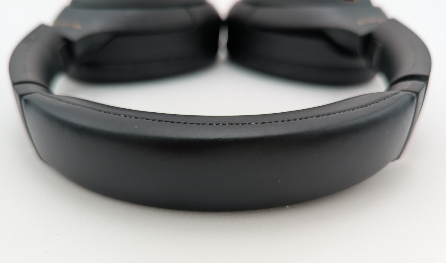 Sony WH-1000XM4 Wireless Headphones Black – New Ear Pads Please Read Description