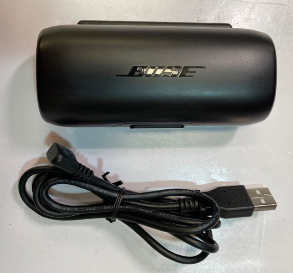 Bose SoundSport Free Wireless Bluetooth Earbuds Headphones *TESTED WORKING