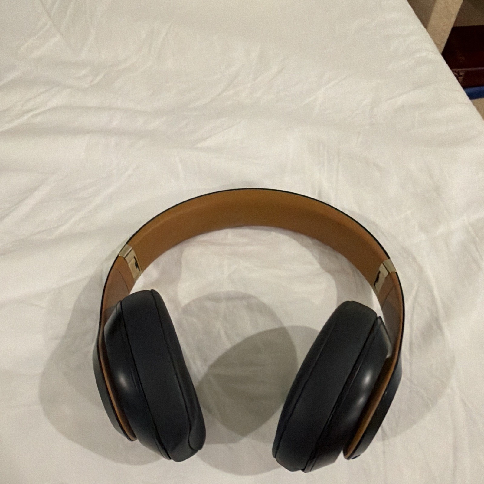 Beats by Dr. Dre Studio3 Wireless Over-Ear Headphones Headband Black/Gold