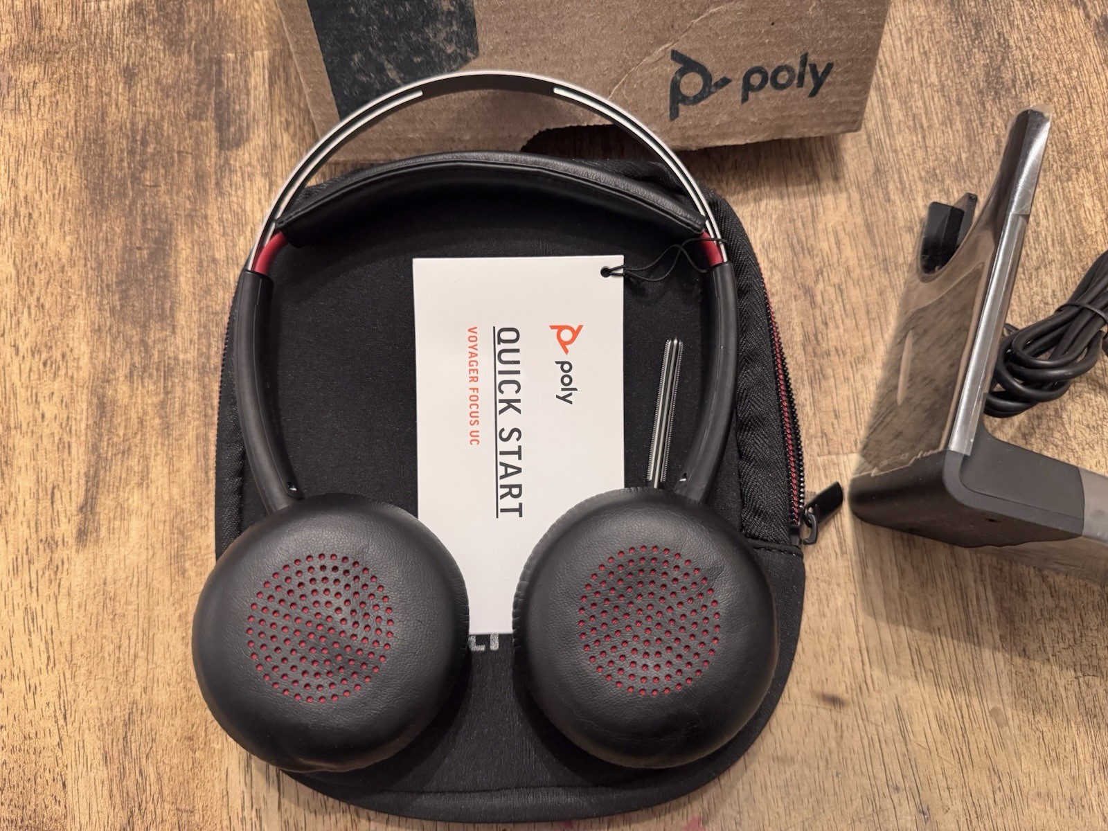 Poly Plantronics Voyager Focus B825 Bluetooth Headset w/Charging Stand No Dongle