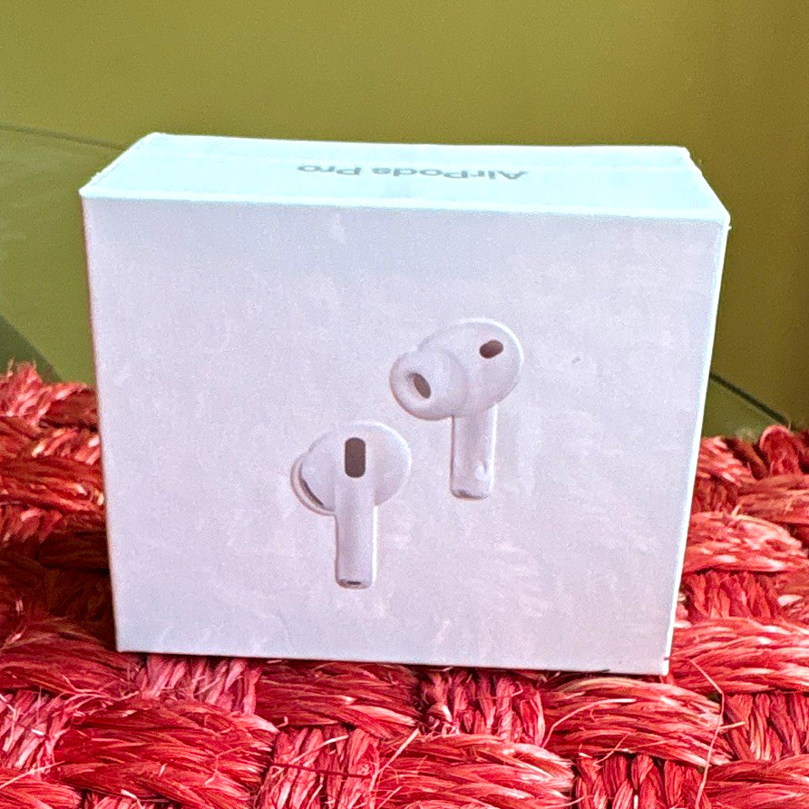 Apple AirPods Pro 3 In-Ear White w/ Charging Case, ANC, Transparency, Bluetooth