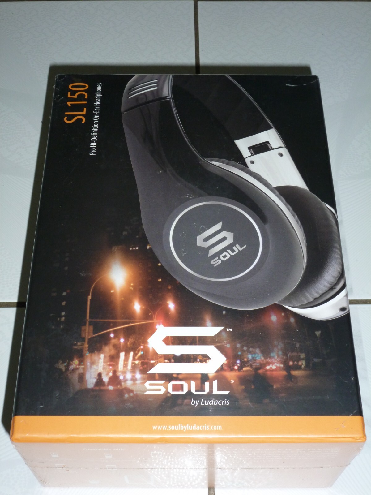 Soul by Ludacris SL150CB Pro Hi-Definition On-Ear Headphones(Chrome & Black)-NEW