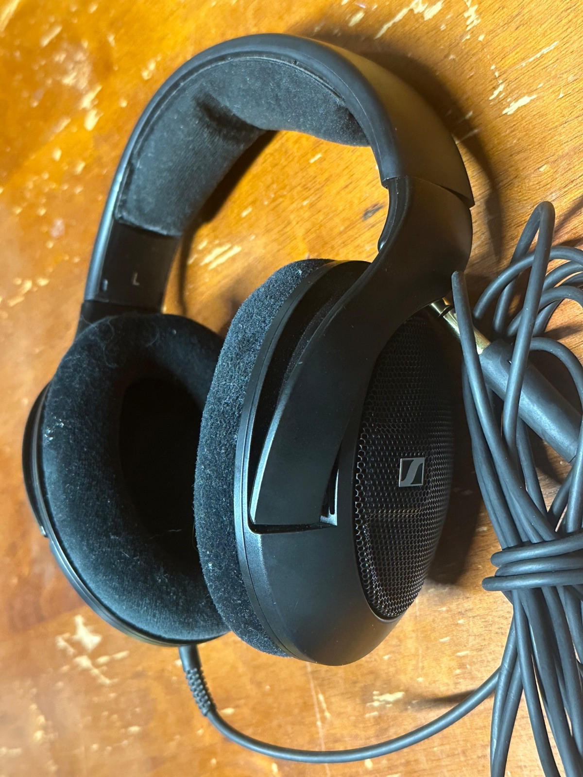 SENNHEISER HD 560S OVER-EAR WIRED HEADPHONES