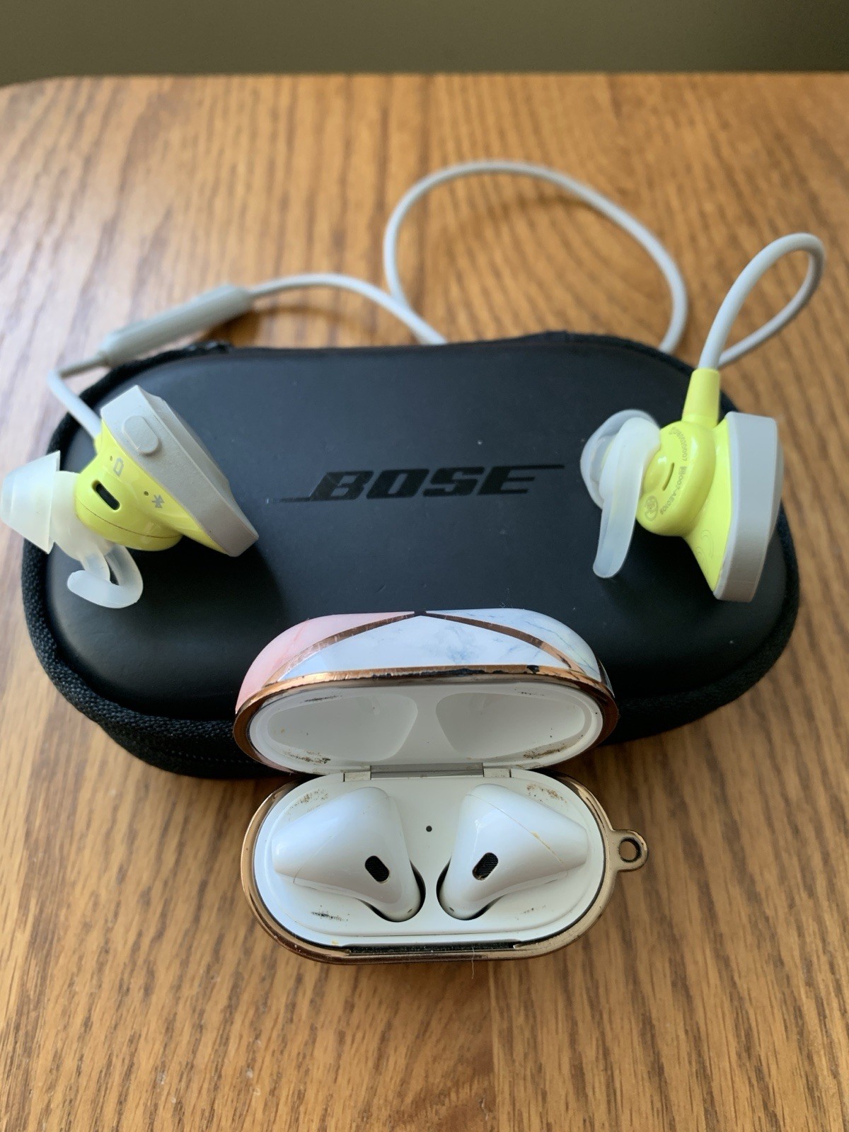 BOSE Sound Sport Wireless Earbuds Earphones & Apple Earpods LOT in Case No Cable