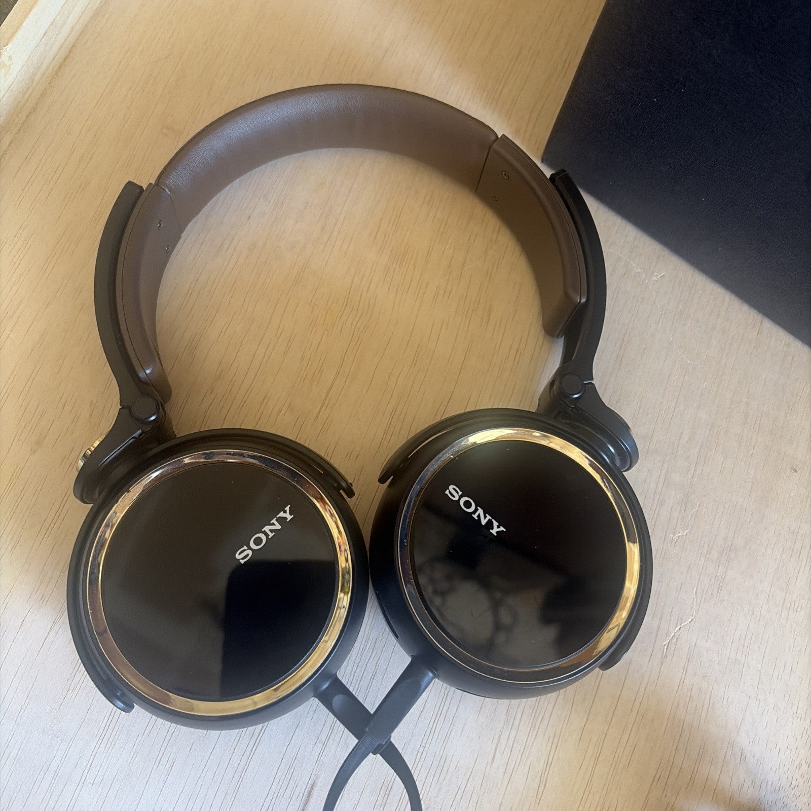 Sony MDR-XB600 Extra Bass Wired Over Ear Headphones Black Brown w/ Box Cable