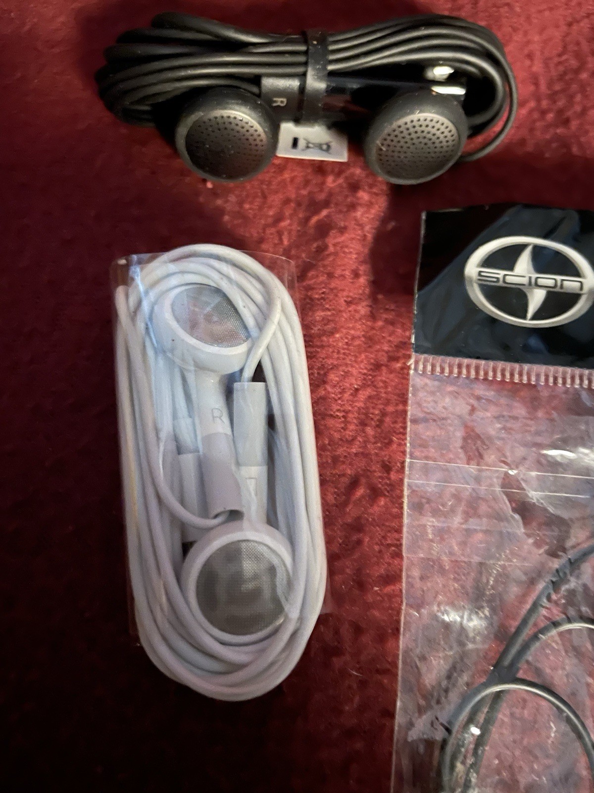 Lot of 7 Assorted Wire Earbuds /Earphones