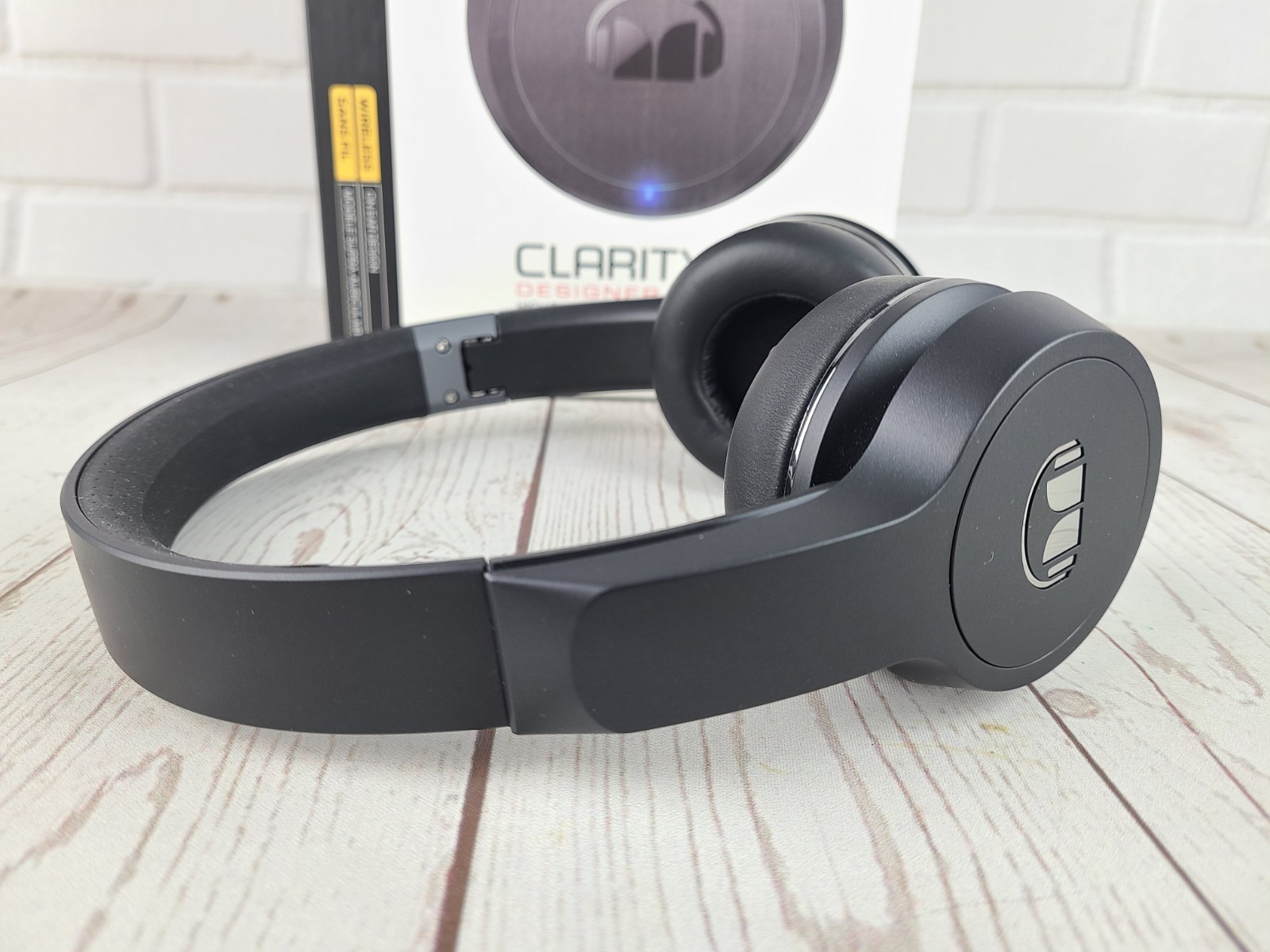 Monster Clarity BT Wireless On Ear Headphones Bluetooth or Wired Designer Series
