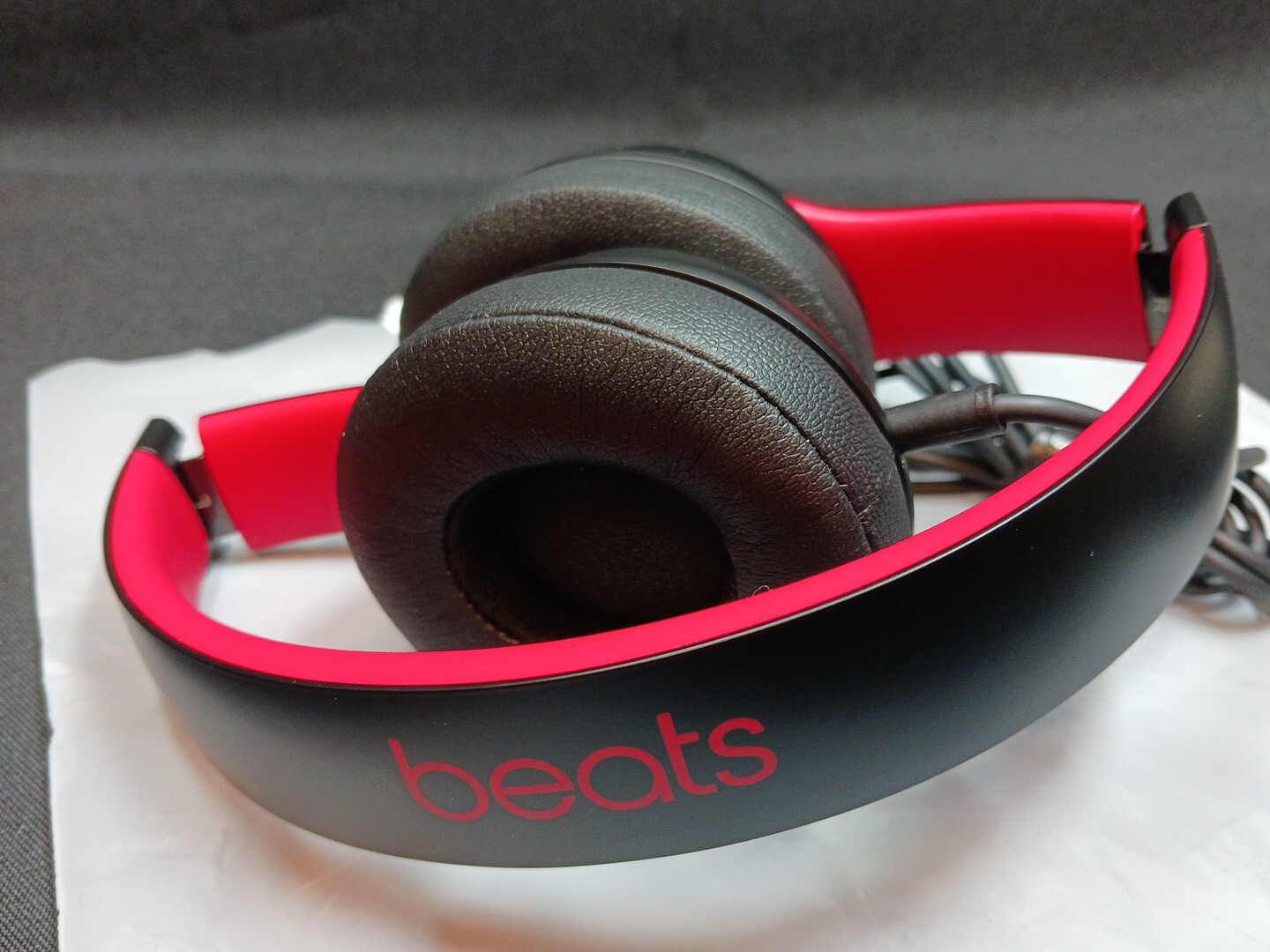 NEW! Beats by Dre Solo3 Wired Headphones Black and Red DEMO VERSION!!! READ!
