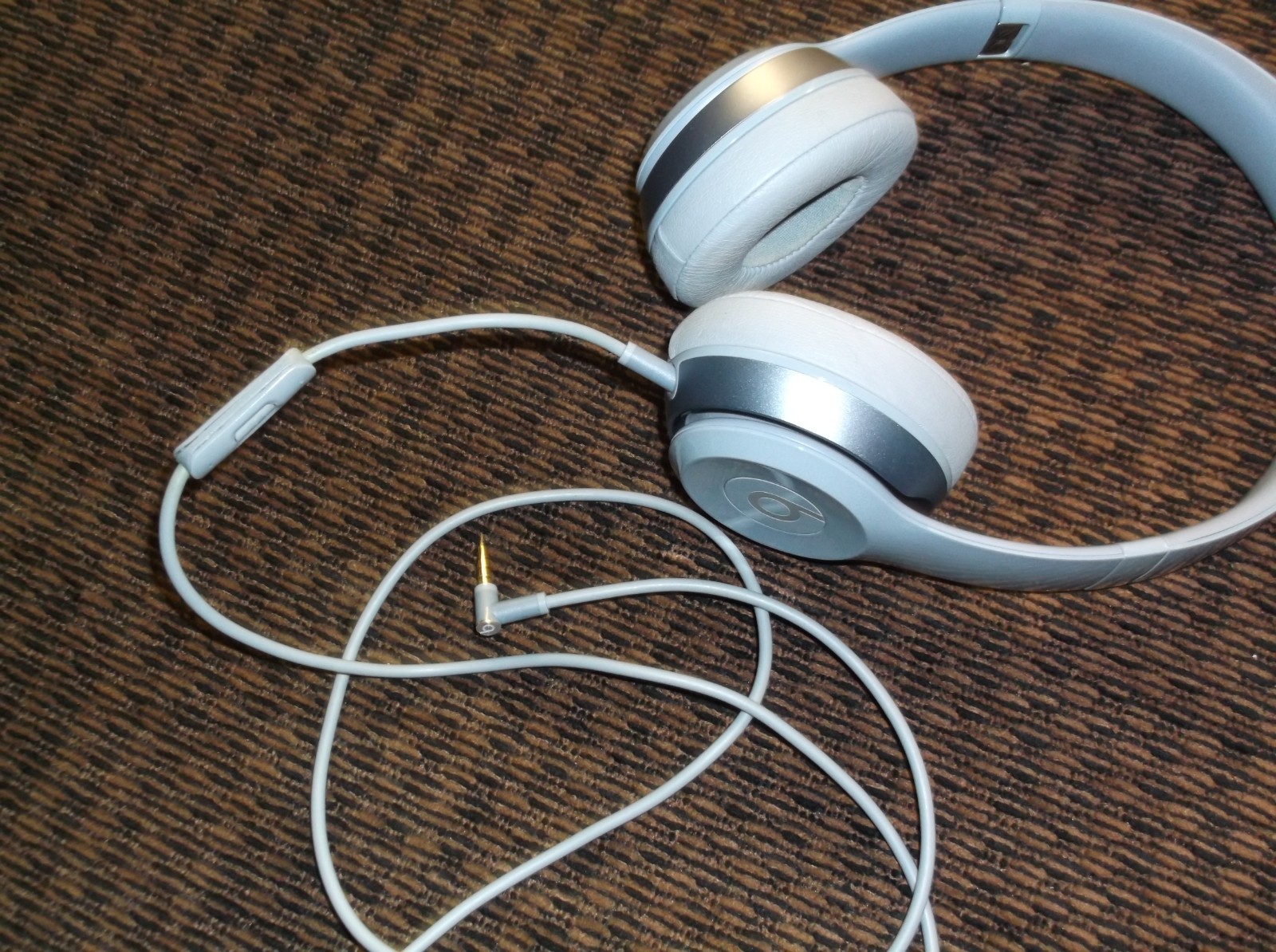Beats by Dr. Dre~ Solo B0518 ~Blue/Gray~ Wired Headphones with Case