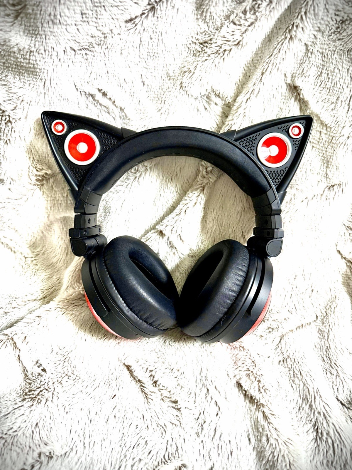 Brookstone Cat Headphones Light Up Red with Original Box Tested Works Open Box