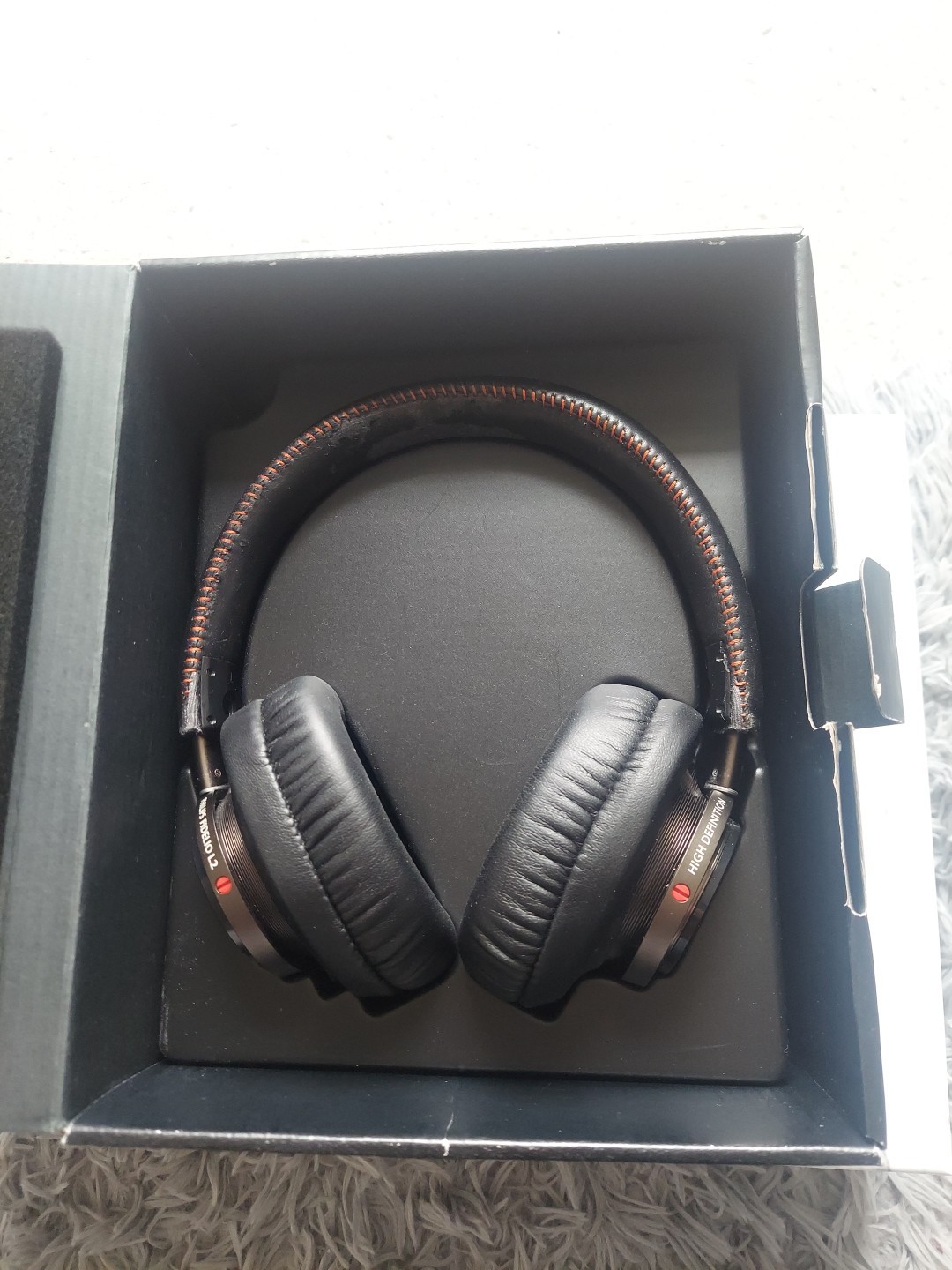 Philips Fidelio L2 Over-Ear Open-Air Headphones 40mm Drivers- Black Fl2P w Mic
