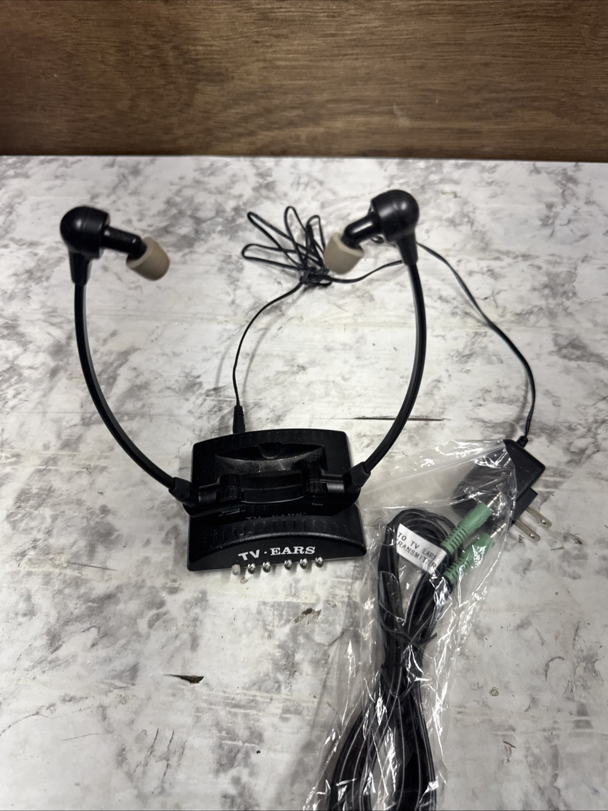 Vintage TV Ears Dual Digital Transmitter 2.3 Mhz Charger Dock & 1 Headset