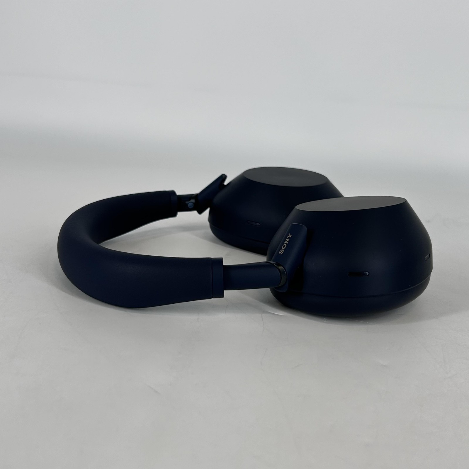Sony WH-1000XM6 Headphones Midnight Blue w/ Case/Charger – Excellent