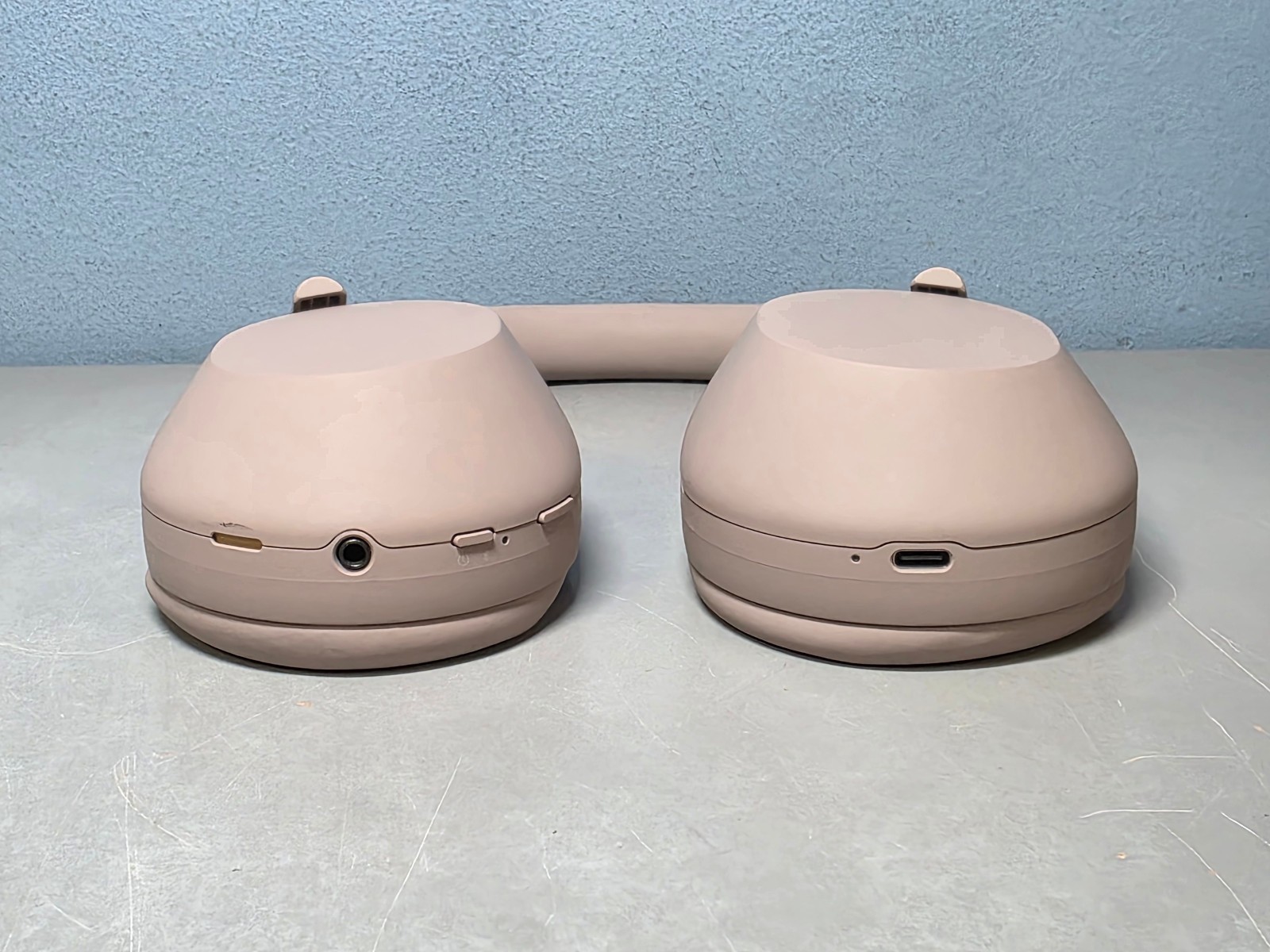 Sony WH-1000XM5 Active Noise-Cancelling Bluetooth Headphones in Smoky Pink!