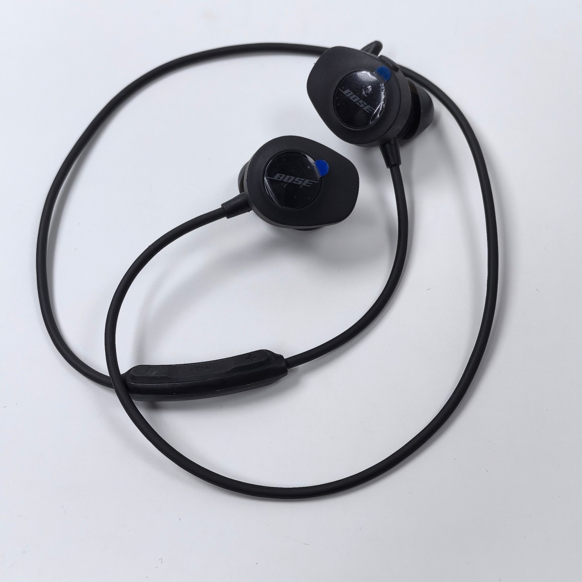 Bose SoundSport In-Ear Headphones Wireless Bluetooth Neckband Earbuds Black