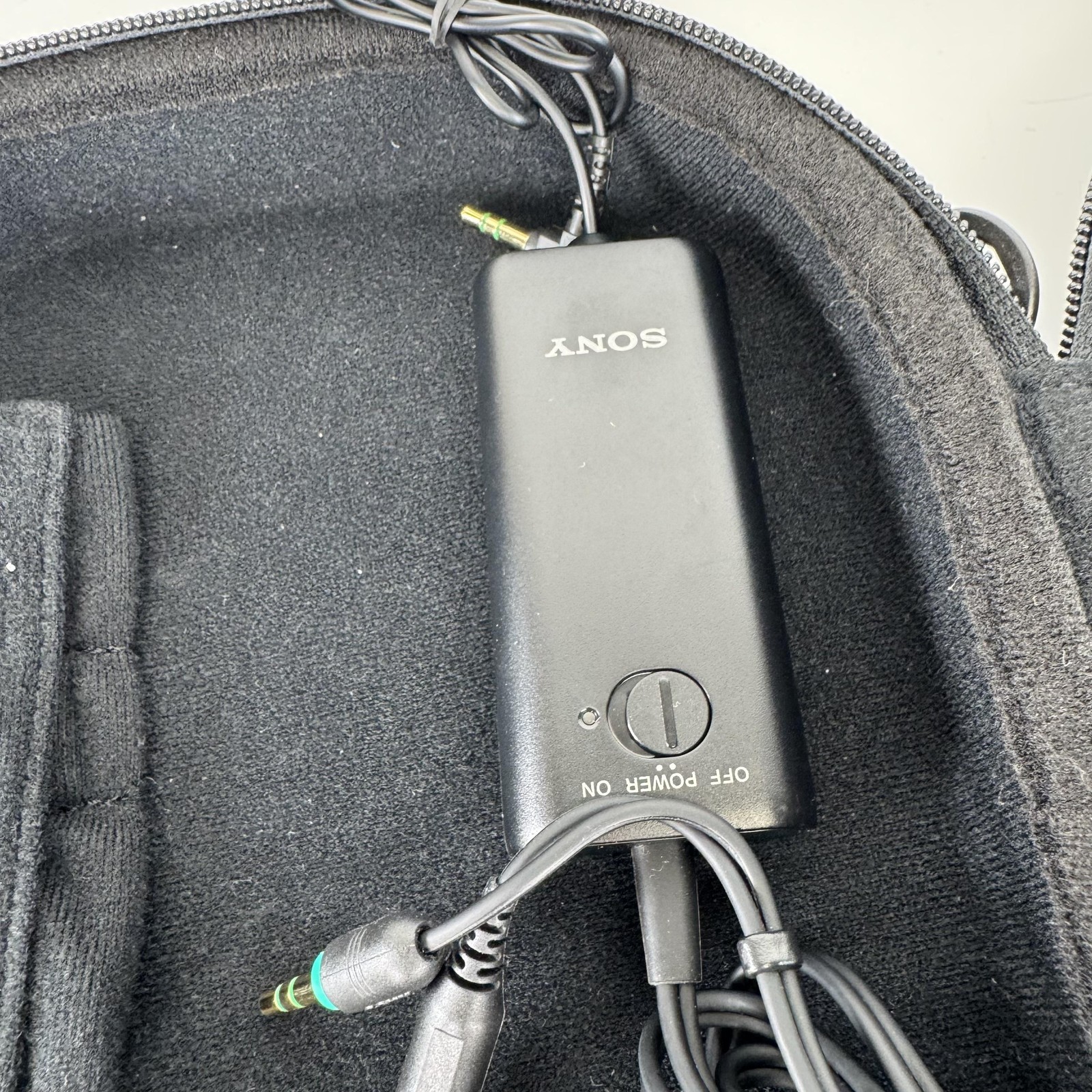 Sony MDR-NC500D Digital Noise Canceling Headphones Case Cords Power Adapter