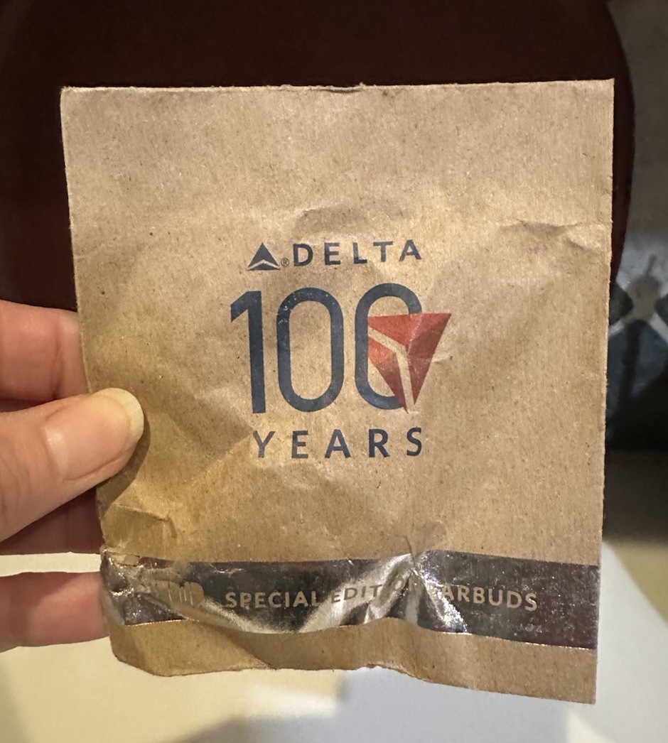 2025 DELTA 100 YEARS SPECIAL EDITION EARBUDS EARPHONES AIRLINE AIRLINES BUDS 3.5