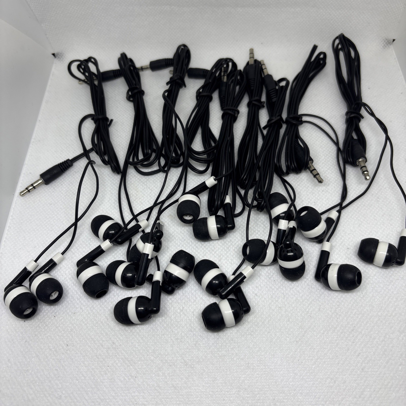 3.5mm In-ear Earbuds Headphones – Wired AUX Jack Earphone (qty 9)
