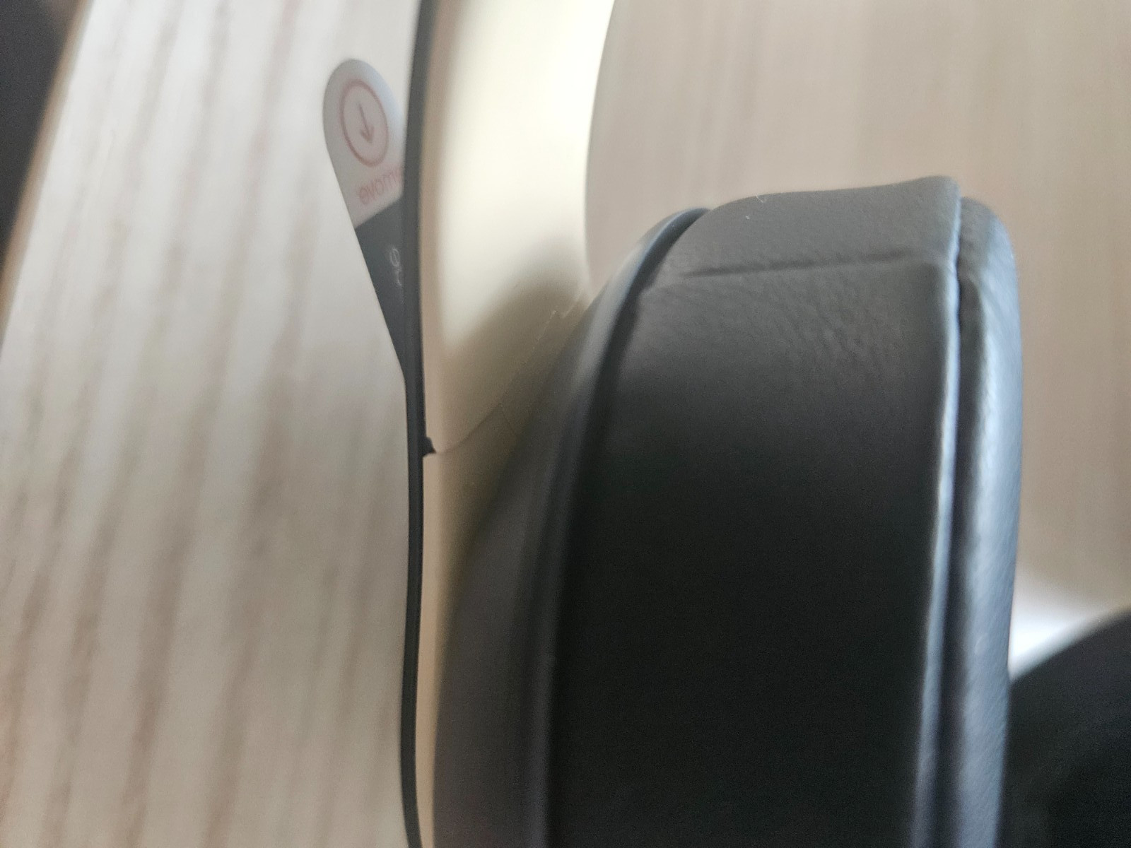 Beats Studio 3 Wireless Headphones – Shadow Gray – With Box, Case & Accessories