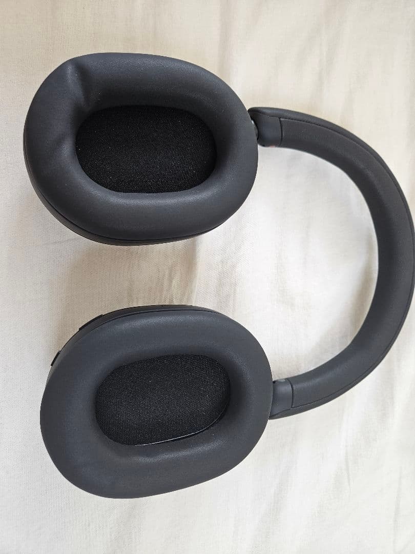 SONY WH 1000XM5SA Soft Case Included Model