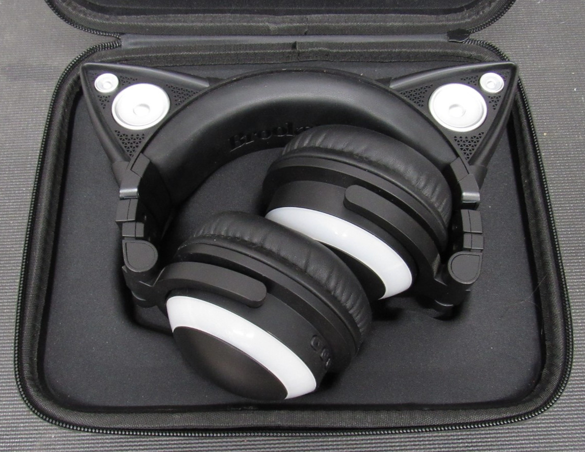 Brookstone Wireless Cat Ear Headphones AR102A4BKA Bluetooth w/ Case – No Cable