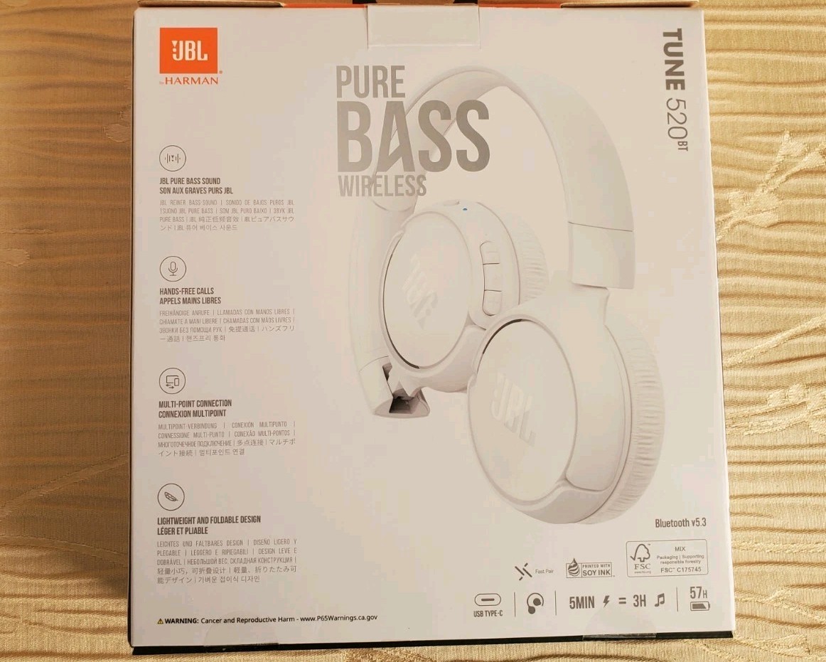 JBL Tune 520BT Wireless on-ear Headphones White – New