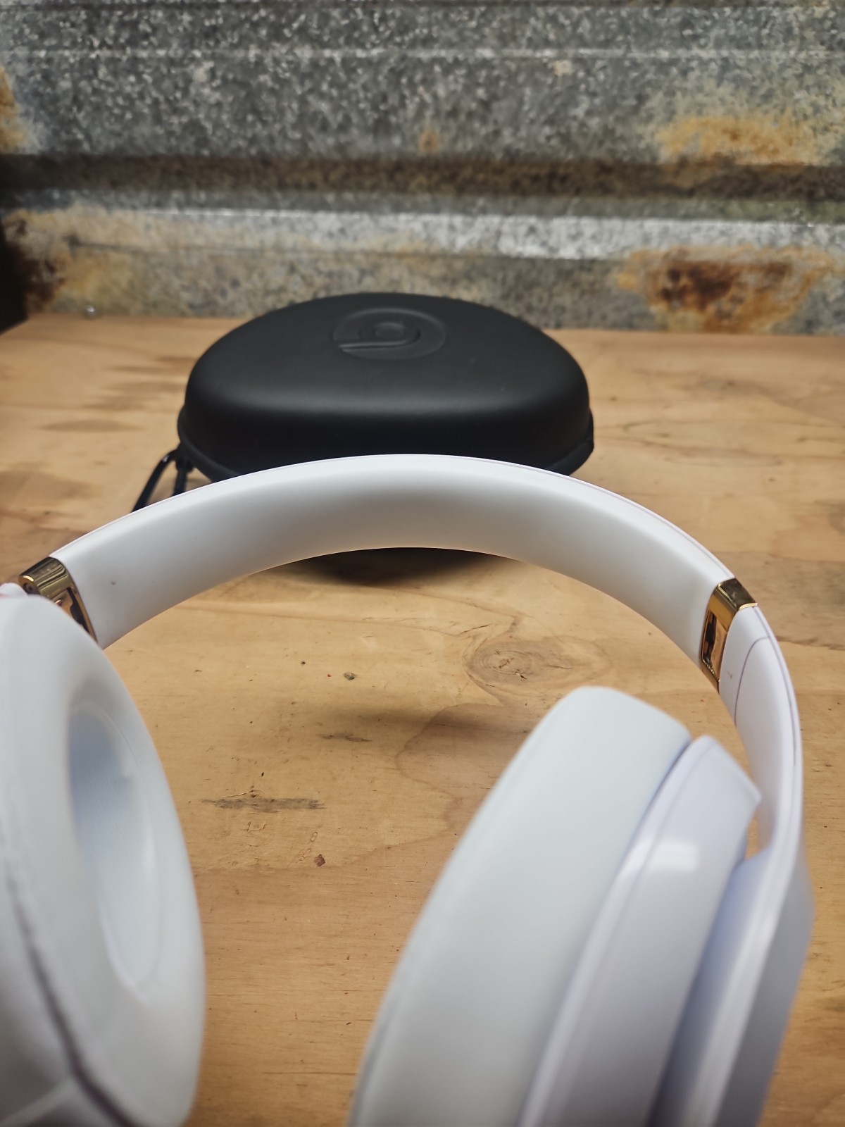 Beats by Dr. Dre Studio3 Wireless Over-Ear Headphones NEW PADS