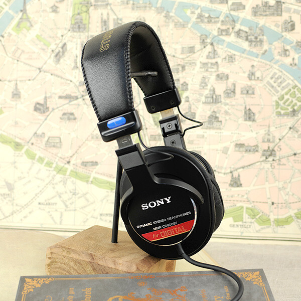 SONY MDR-CD900ST Studio Monitor Stereo Headphones For Professionals New