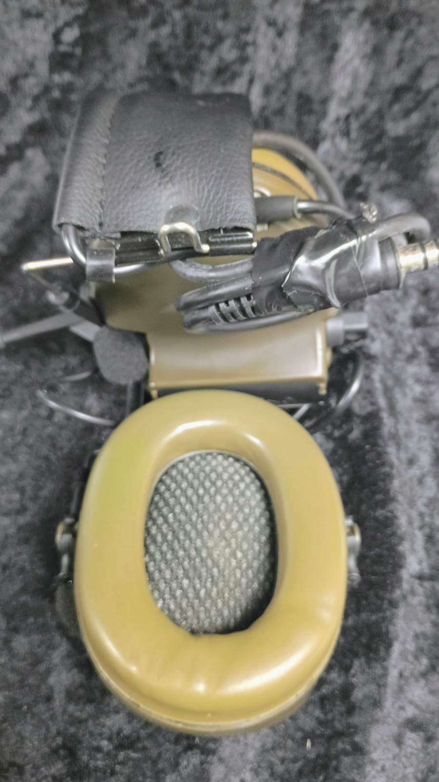 Tactical ComTac Style Headset (Coyote Brown) – AA Battery – AS-IS / For parts