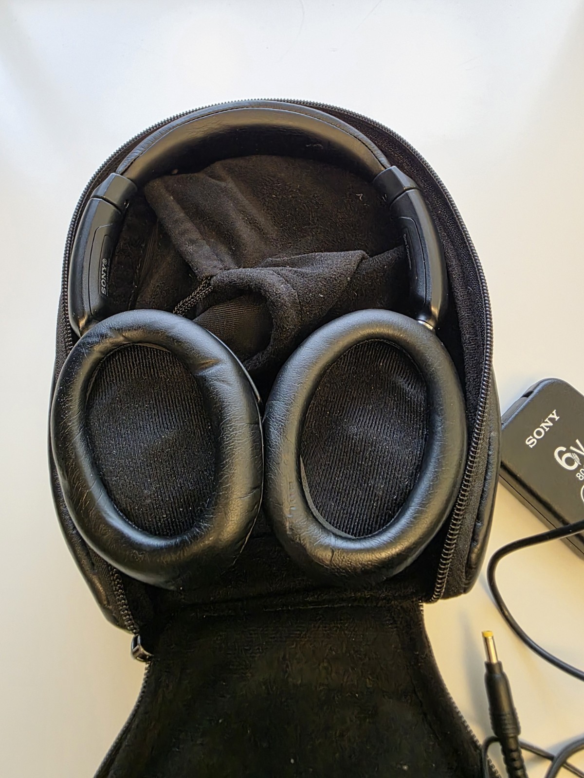 Sony mdr-nc500d noise canceling headphones, Good Condition